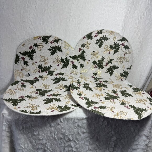 Nicole Miller Home Holiday Placemats Round 15" Holly & Berry Pattern Christmas - Picture 1 of 6